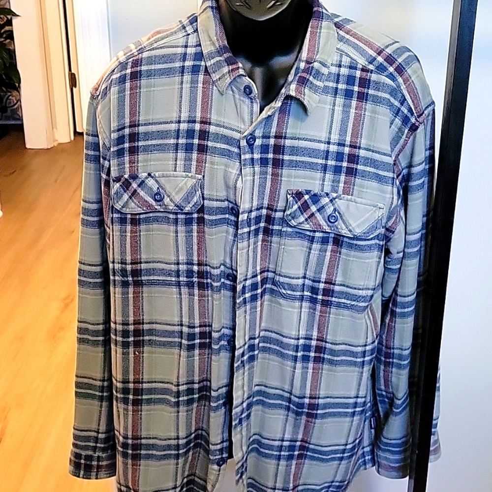 Men's shirt